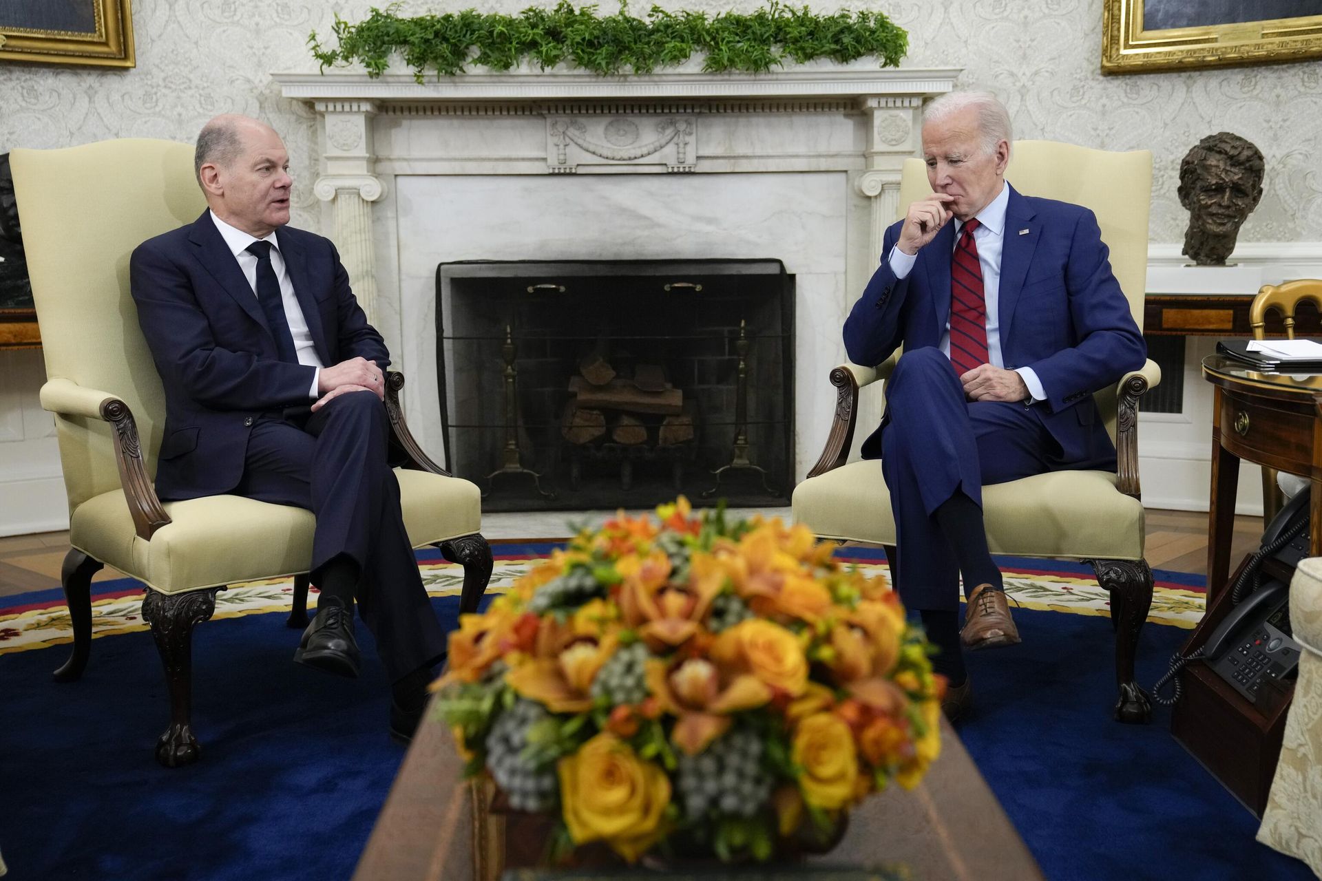 Канцлер Германии Олаф Шольц и президент США Джо Байден во время встречи в Вашингтоне - РИА Новости, 1920, 07.02.2024