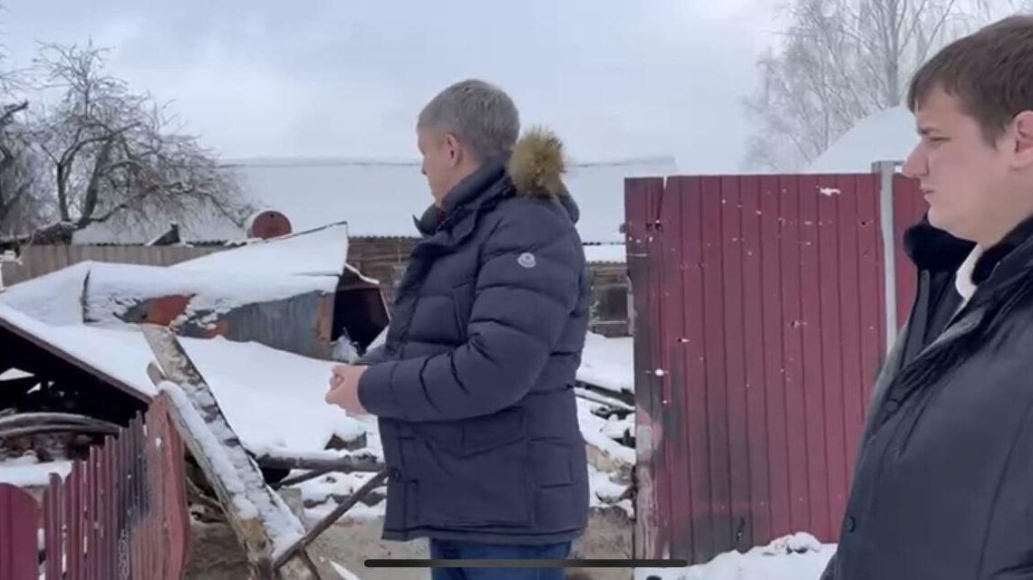 Последствия удара из гранатомета украинскими террористами по дому в Климовском районе в Брянской области - РИА Новости, 1920, 06.03.2023