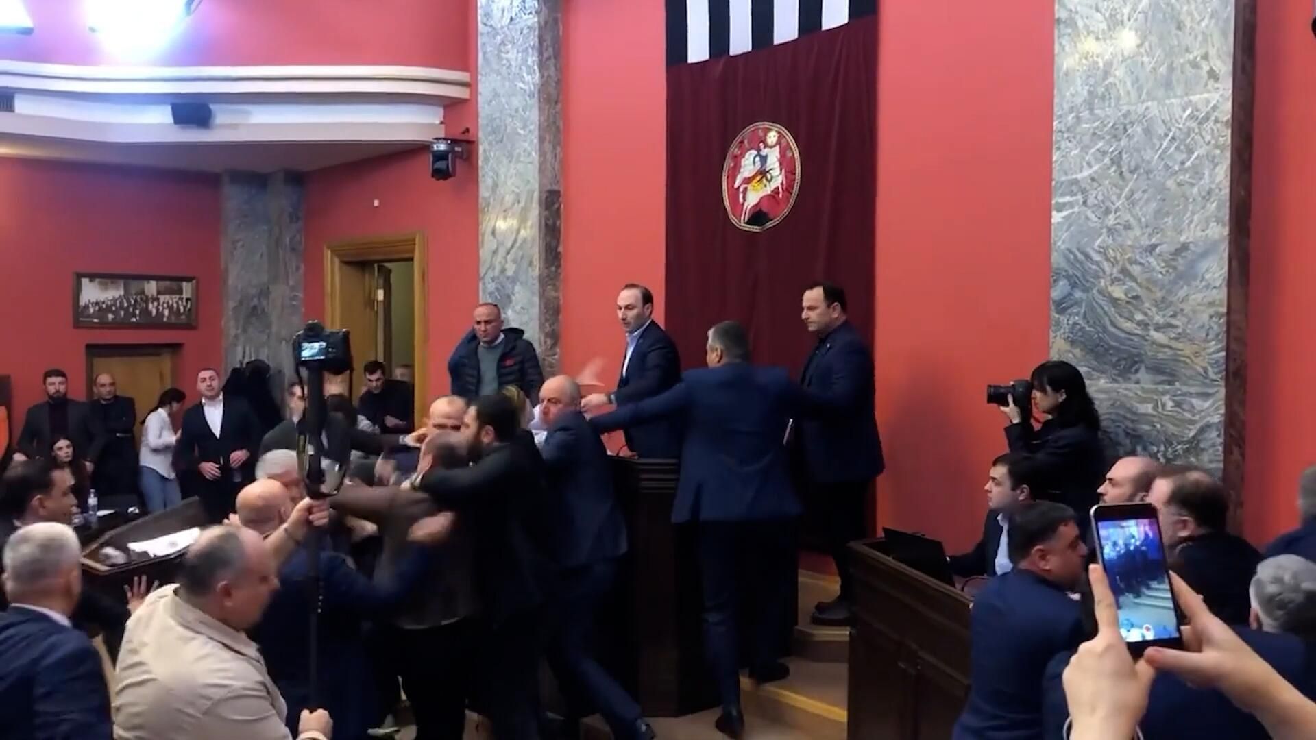 Потасовка в парламенте Грузии Потасовка в парламенте Грузии - РИА Новости, 1920, 06.03.2023