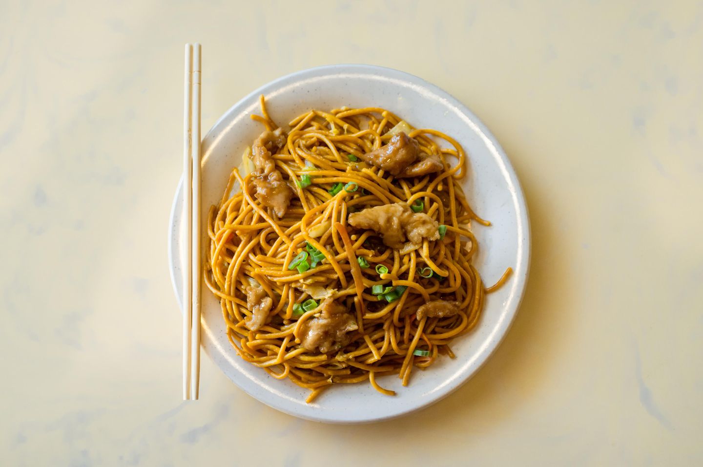 Китайская лапша с курицей ло мейн