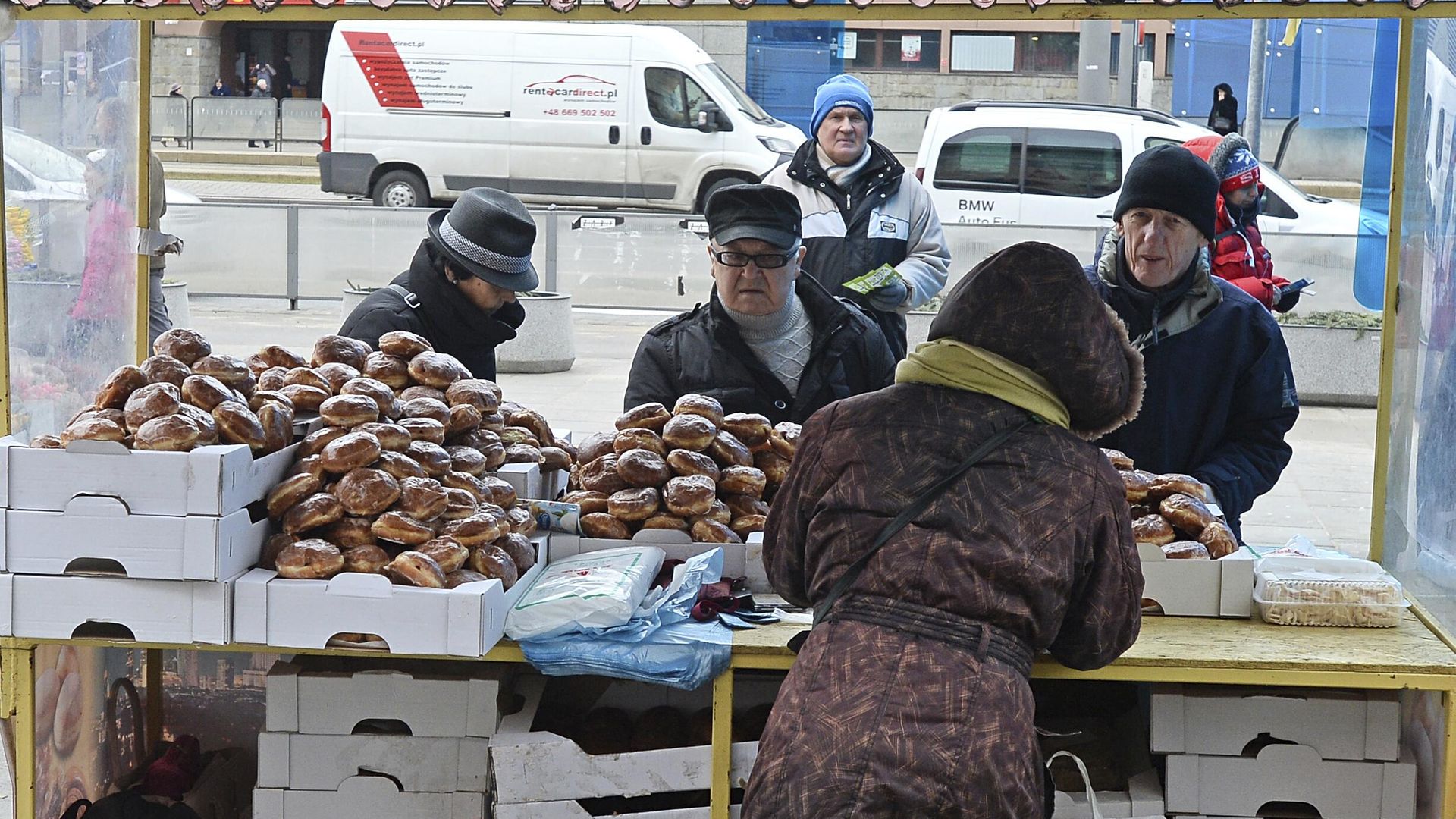 Уличная торговля в Варшаве, Польша Уличная торговля в Варшаве, Польша - РИА Новости, 1920, 06.03.2023