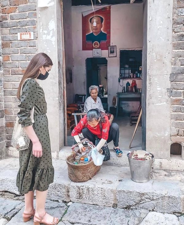 Дарья Кузнецова в Эньши, Китай