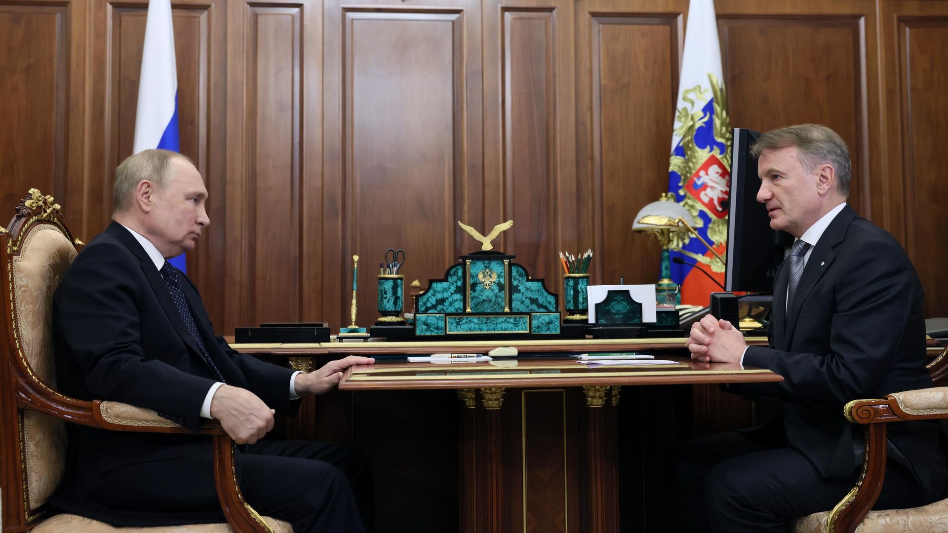 Президент России Владимир Путин и президент, председатель правления Сбербанка Герман Греф во время встречи Президент России Владимир Путин и президент, председатель правления Сбербанка Герман Греф во время встречи - РИА Новости, 1920, 07.03.2023
