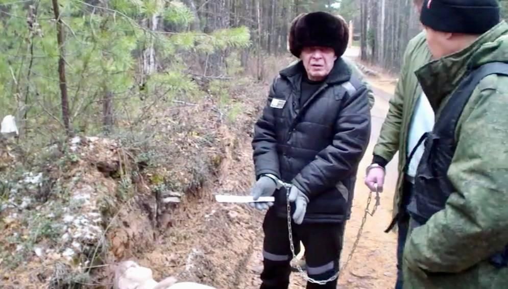 Якутский Чикатило на следственном эксперименте Якутский Чикатило на следственном эксперименте - РИА Новости, 1920, 07.03.2023
