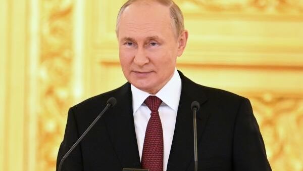 LIVE: Вручение государственных наград выдающимся российским женщинам LIVE: Вручение государственных наград выдающимся российским женщинам - РИА Новости, 1920, 08.03.2023