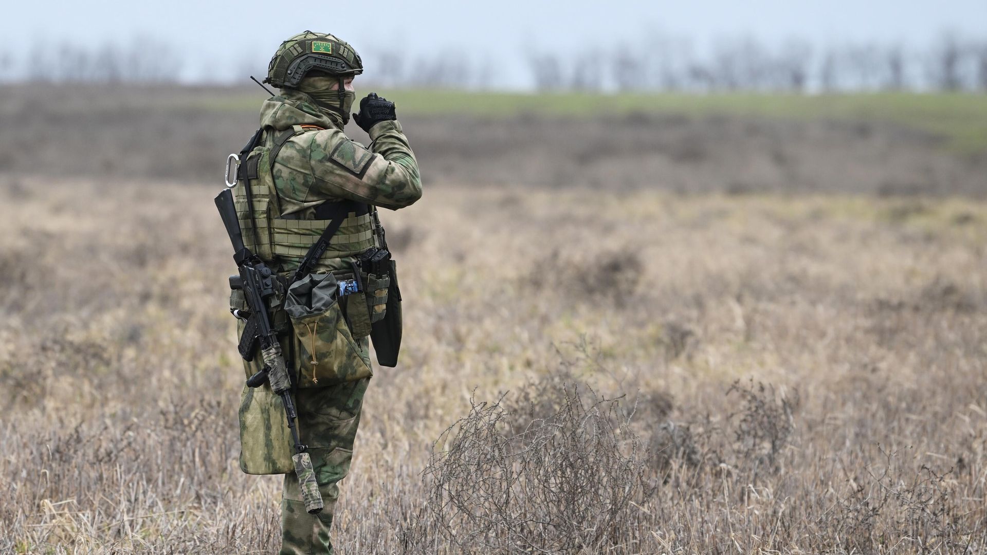 Военнослужащий артиллерийского расчета реактивной системы залпового огня (РСЗО) Ураган вооруженных сил РФ в южном секторе СВО - РИА Новости, 1920, 11.03.2023