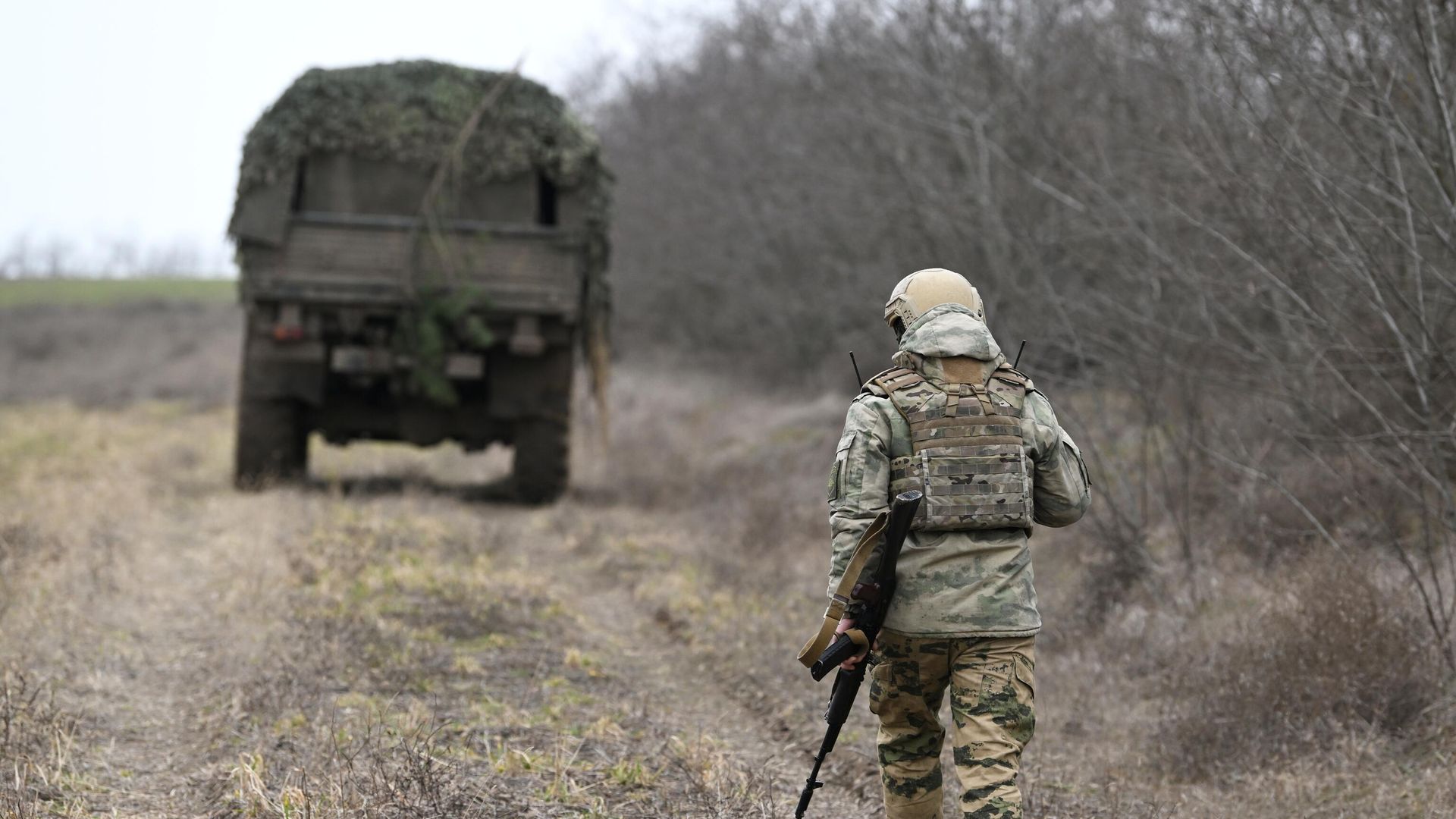Военнослужащий Вооруженных сил России работает в южном секторе СВО Военнослужащий Вооруженных сил России работает в южном секторе СВО - РИА Новости, 1920, 31.03.2023