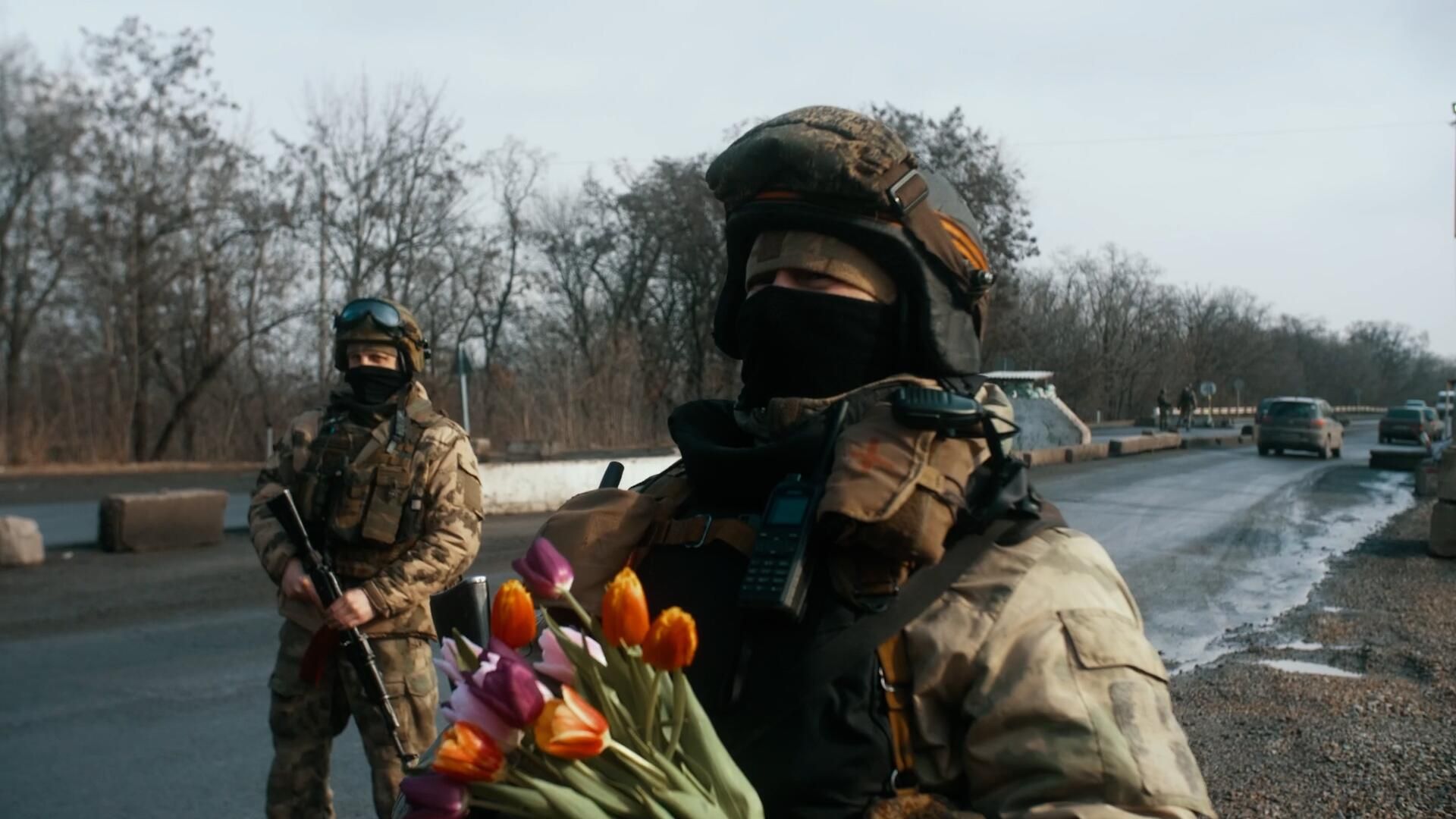 Росгвардейцы поздравили женщин ЛНР с 8 марта Росгвардейцы поздравили женщин ЛНР с 8 марта - РИА Новости, 1920, 08.03.2023