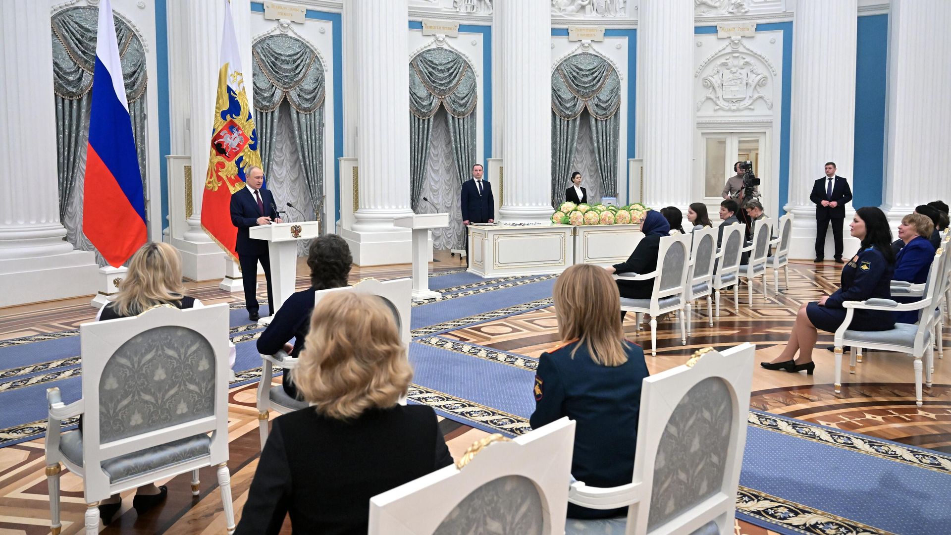 Президент РФ Владимир Путин на церемонии вручения государственных наград по случаю Международного женского дня Президент РФ Владимир Путин на церемонии вручения государственных наград по случаю Международного женского дня - РИА Новости, 1920, 08.03.2023