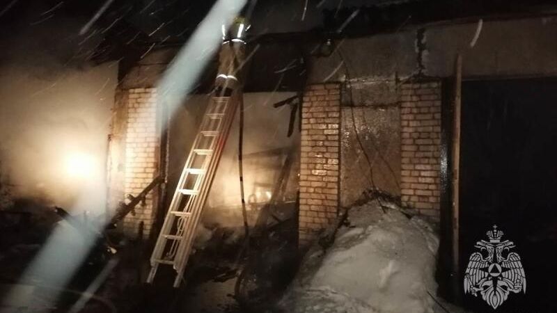 На месте пожара в поселке Шеманиха Нижегородской области На месте пожара в поселке Шеманиха Нижегородской области - РИА Новости, 1920, 09.03.2023
