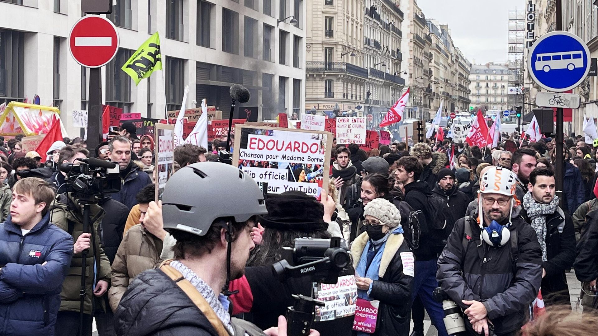 Участники акции протеста против пенсионной реформы - РИА Новости, 1920, 22.03.2023