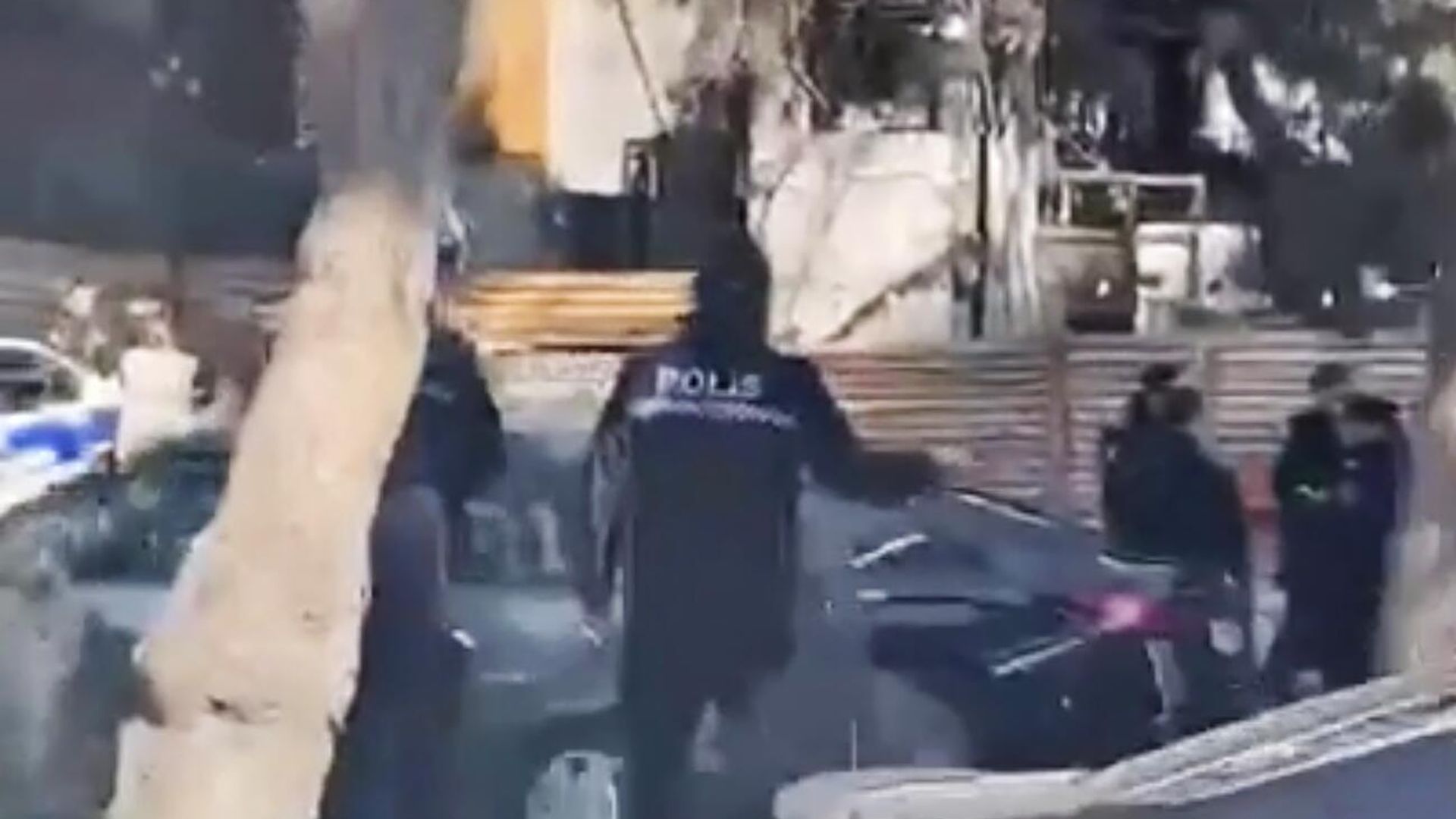 Полицейские на месте стрельбы в Баку Полицейские на месте стрельбы в Баку - РИА Новости, 1920, 10.03.2023