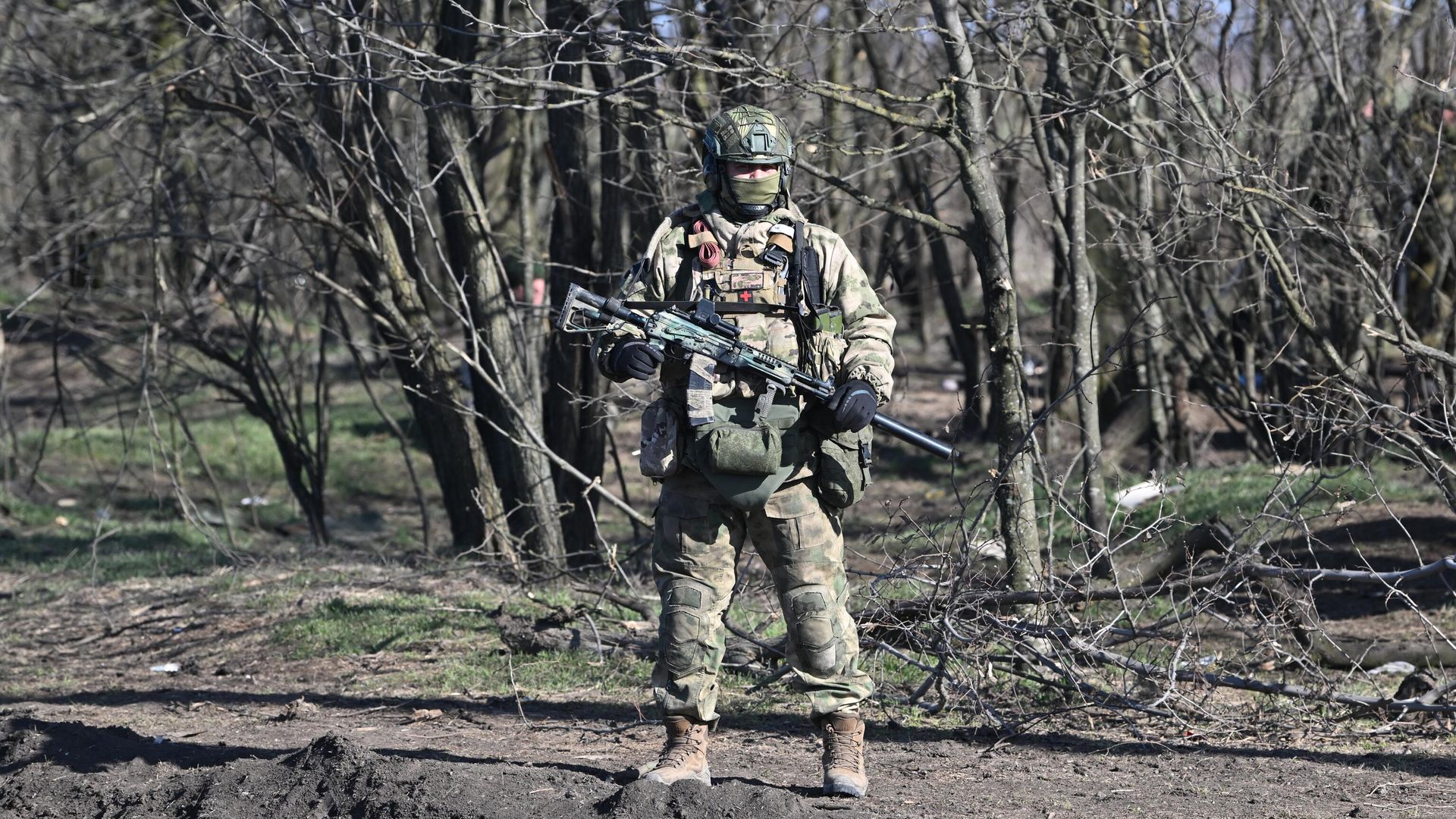 Морской пехотинец Черноморского флота РФ на позициях в зоне проведения спецоперации Морской пехотинец Черноморского флота РФ на позициях в зоне проведения спецоперации - РИА Новости, 1920, 11.04.2023