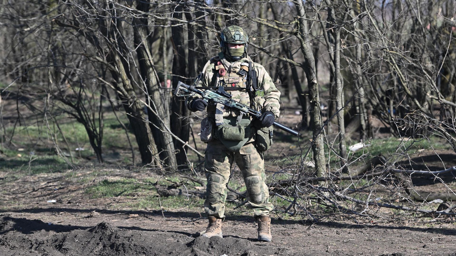 Морской пехотинец Черноморского флота РФ на позициях в зоне проведения спецоперации - РИА Новости, 1920, 22.04.2023