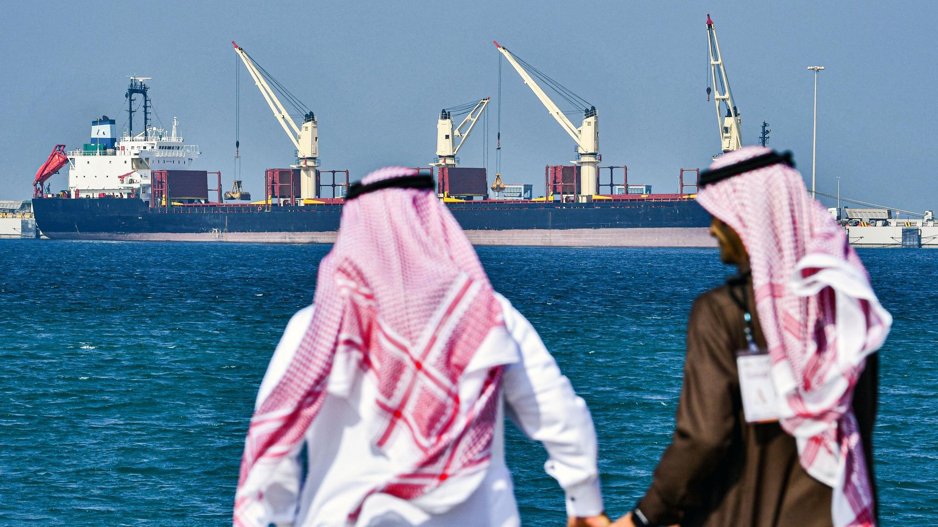 Нефтяной танкер в порту Рас аль-Хайр, Саудовская Аравия Нефтяной танкер в порту Рас аль-Хайр, Саудовская Аравия - РИА Новости, 1920, 16.03.2023