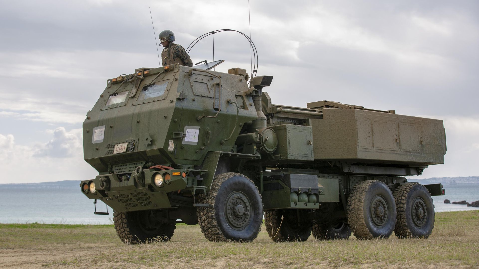Реактивная система залпового огня HIMARS Реактивная система залпового огня HIMARS - РИА Новости, 1920, 21.04.2023