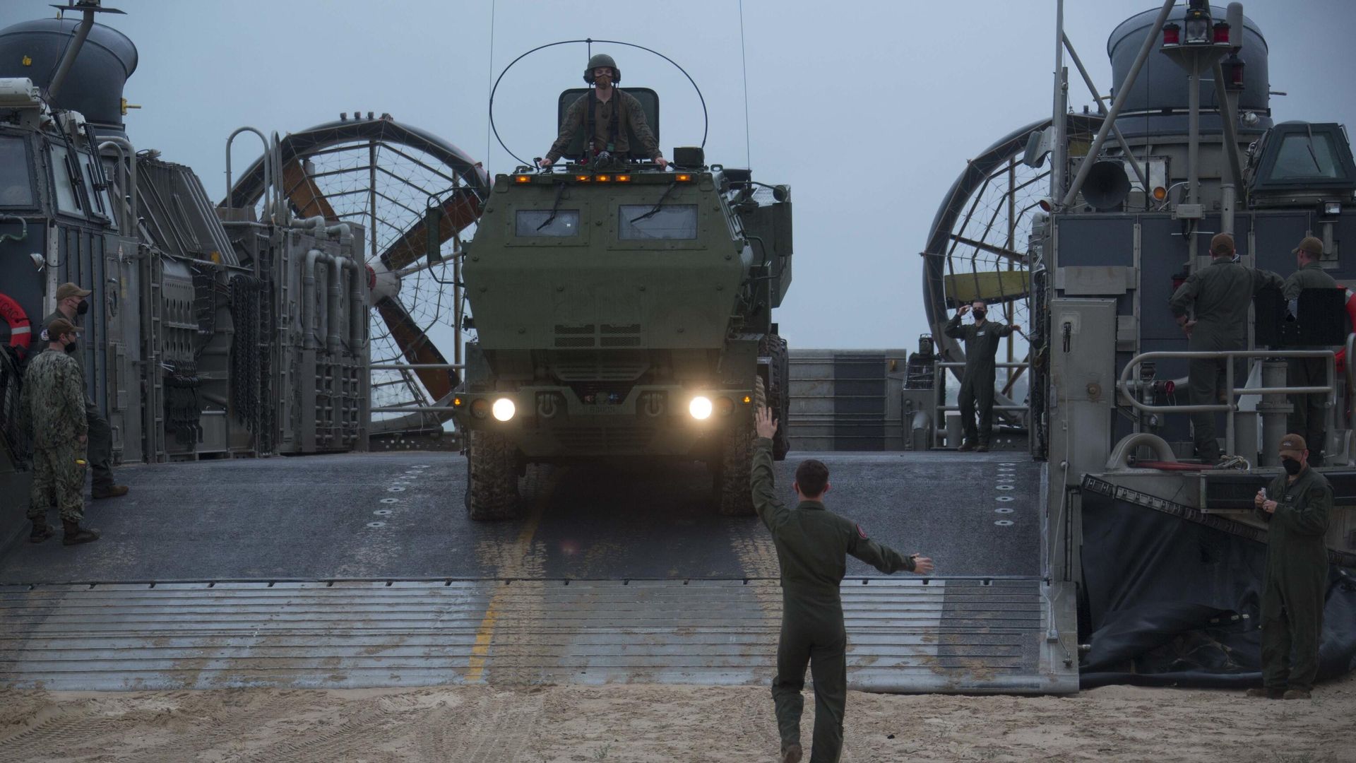 Реактивная система залпового огня HIMARS Реактивная система залпового огня HIMARS - РИА Новости, 1920, 18.01.2024