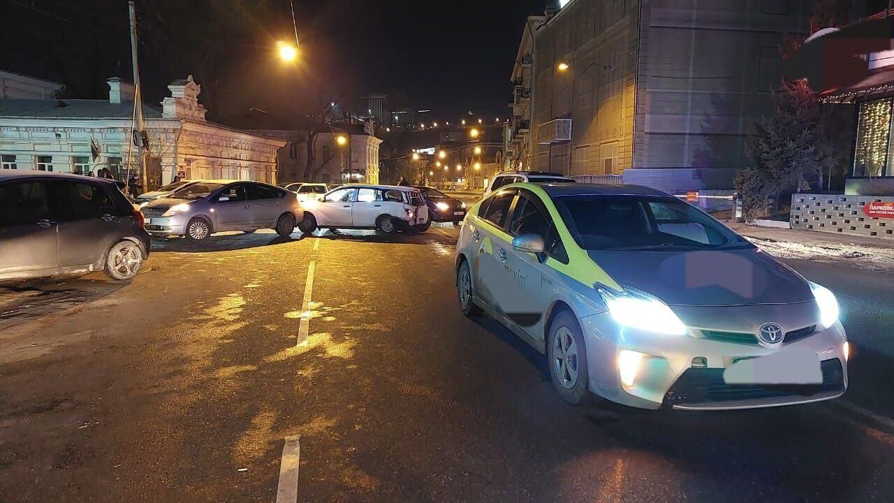 ДТП на улице Светланская во Владивостоке ДТП на улице Светланская во Владивостоке - РИА Новости, 1920, 19.03.2023
