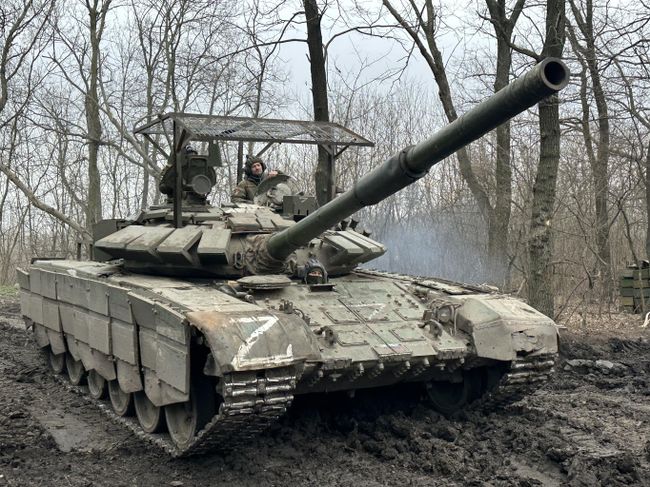 Танк Т-72Б3М на марьинском направлении Танк Т-72Б3М на марьинском направлении