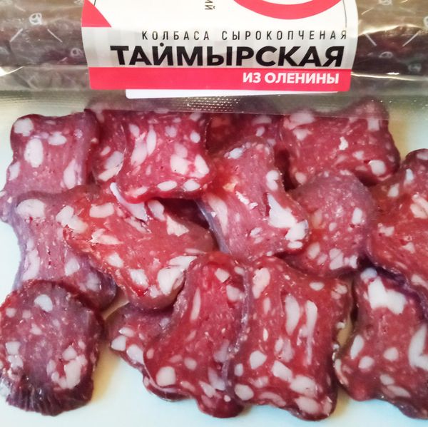 Колбаса из оленины, которую увозят в качестве гастросувенира из Тюмени, производится в Тюменской области Колбаса из оленины, которую увозят в качестве гастросувенира из Тюмени, производится в Тюменской области
