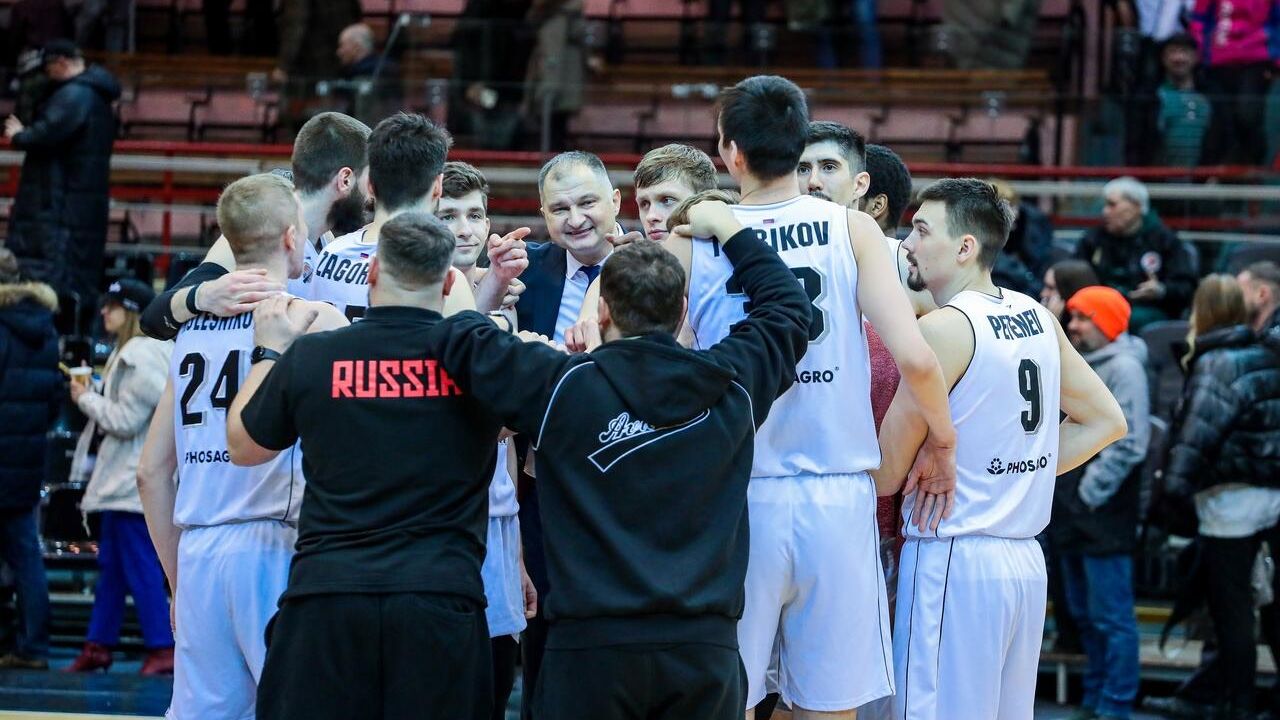 Баскетболисты и тренерский штаб БК Автодор Баскетболисты и тренерский штаб БК Автодор - РИА Новости, 1920, 09.07.2023