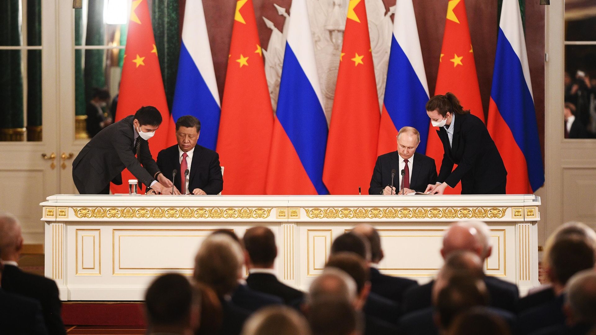 Президент России Владимир Путин и председатель КНР Си Цзиньпин на церемонии подписания совместных документов об углублении отношений и направлениях сотрудничества до 2030 года - РИА Новости, 1920, 21.03.2023