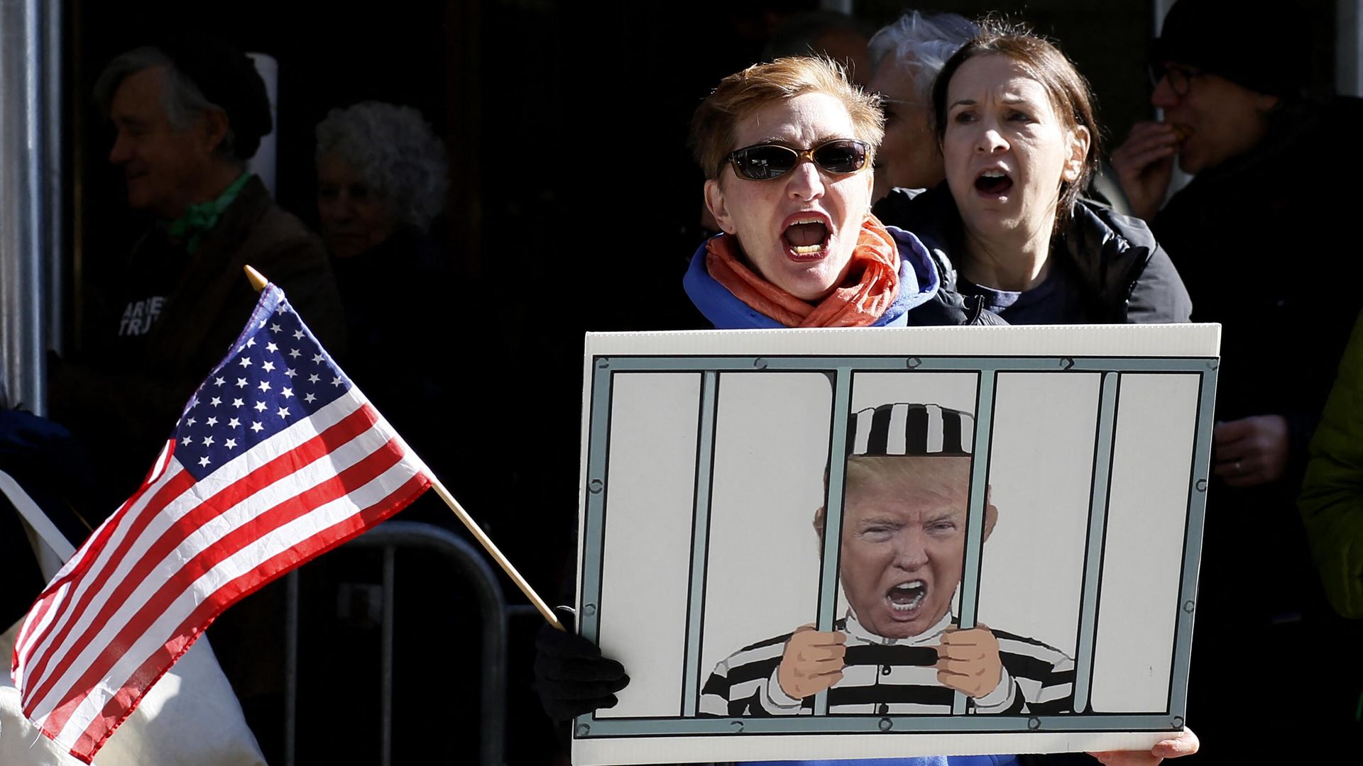 Противники Трампа протестуют возле офиса окружного прокурора Манхэттена в Нью-Йорке Противники Трампа протестуют возле офиса окружного прокурора Манхэттена в Нью-Йорке - РИА Новости, 1920, 21.03.2023