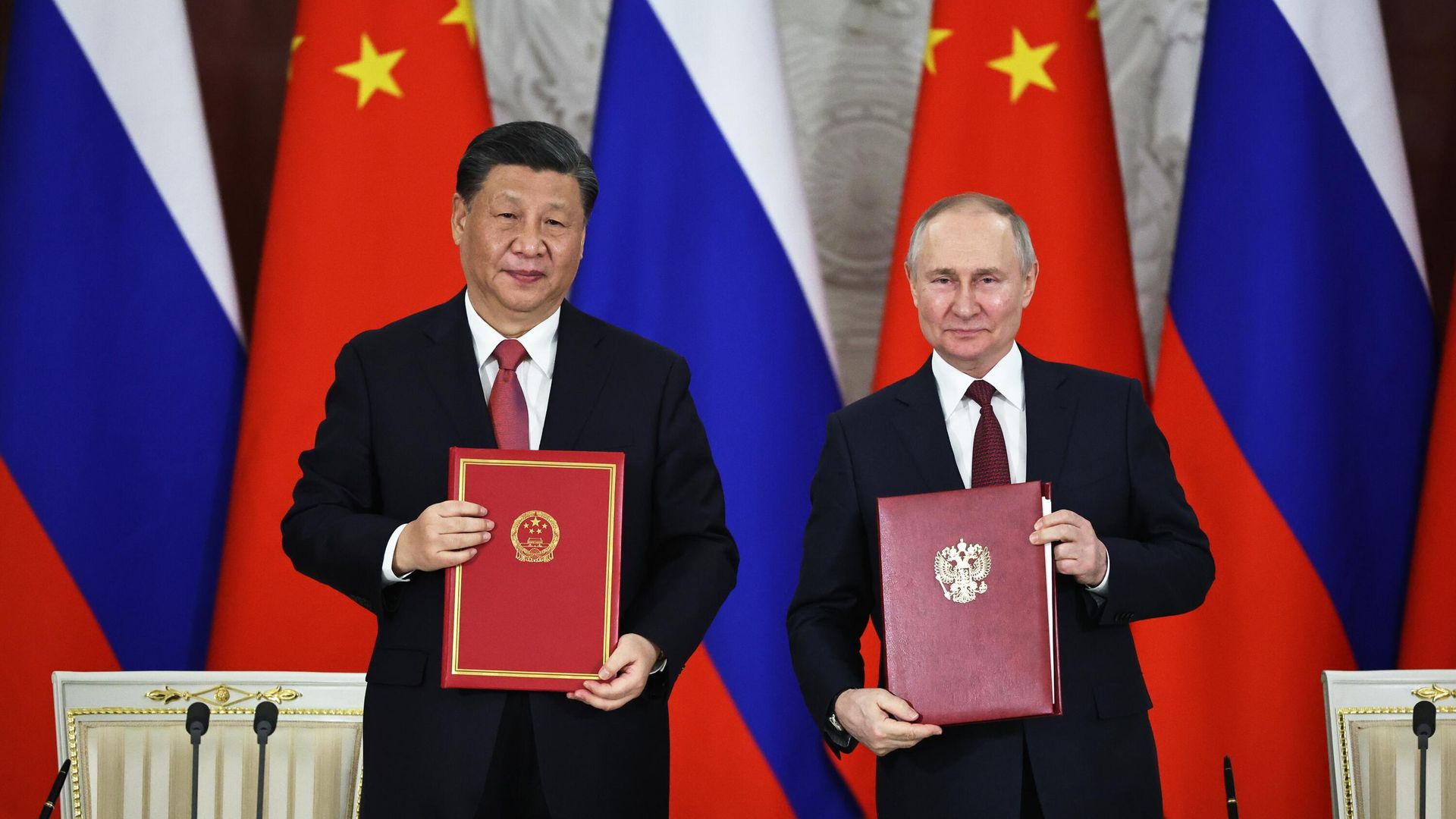 Президент РФ Владимир Путин и председатель КНР Си Цзиньпин Президент РФ Владимир Путин и председатель КНР Си Цзиньпин - РИА Новости, 1920, 04.04.2023