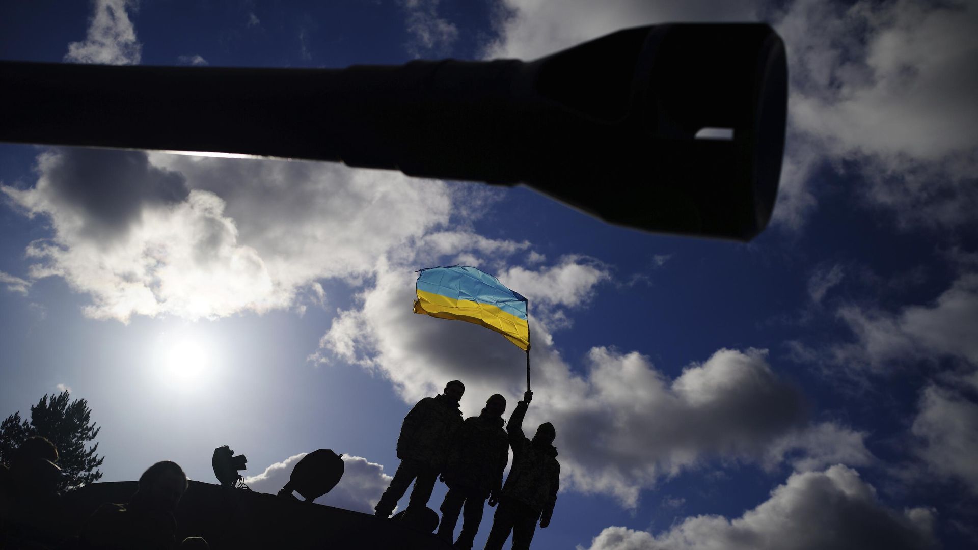 Украинские военнослужащие на танке Challenger 2 - РИА Новости, 1920, 22.12.2023
