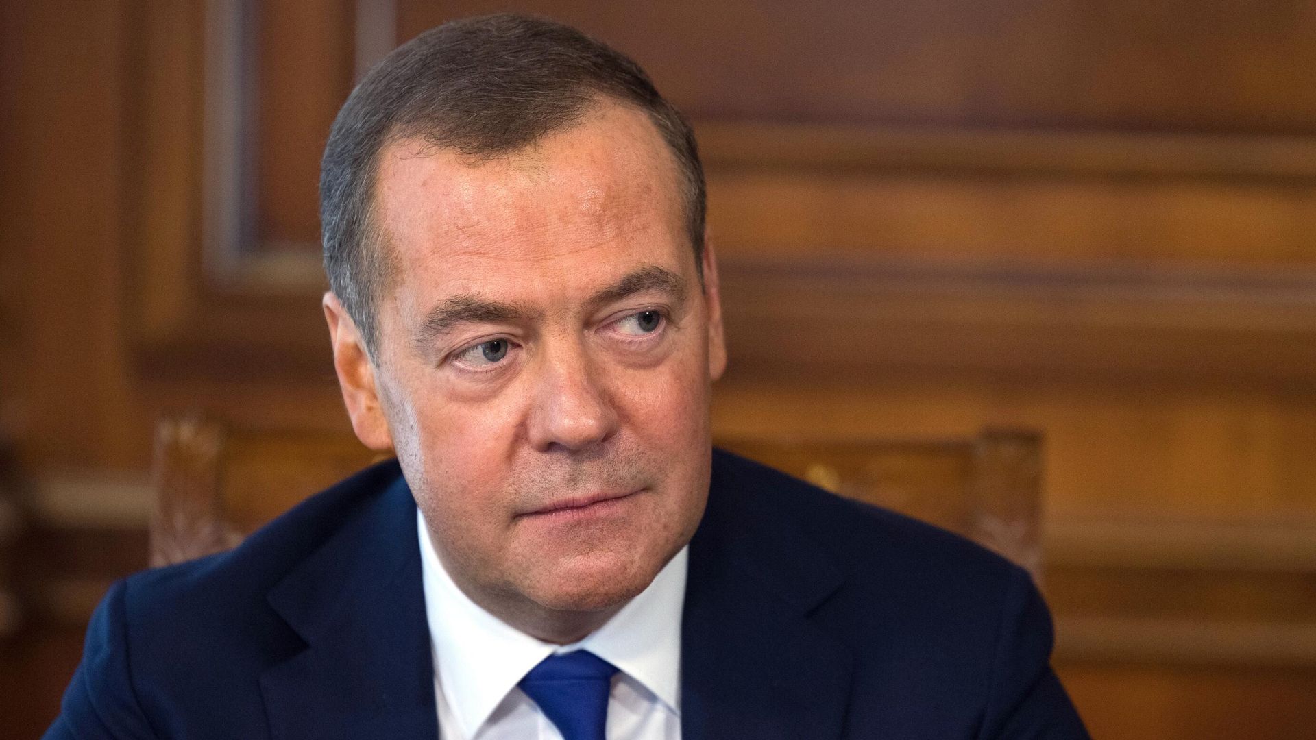 Заместитель председателя Совета безопасности РФ Дмитрий Медведев во время интервью российским СМИ Заместитель председателя Совета безопасности РФ Дмитрий Медведев во время интервью российским СМИ - РИА Новости, 1920, 24.03.2023