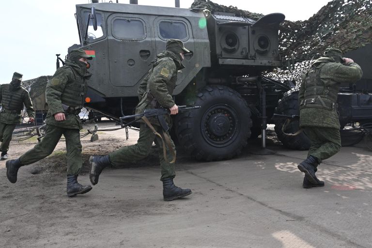 Белорусские военнослужащие Белорусские военнослужащие