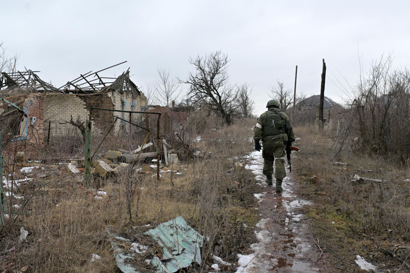 Военнослужащий в Марьинке Военнослужащий в Марьинке