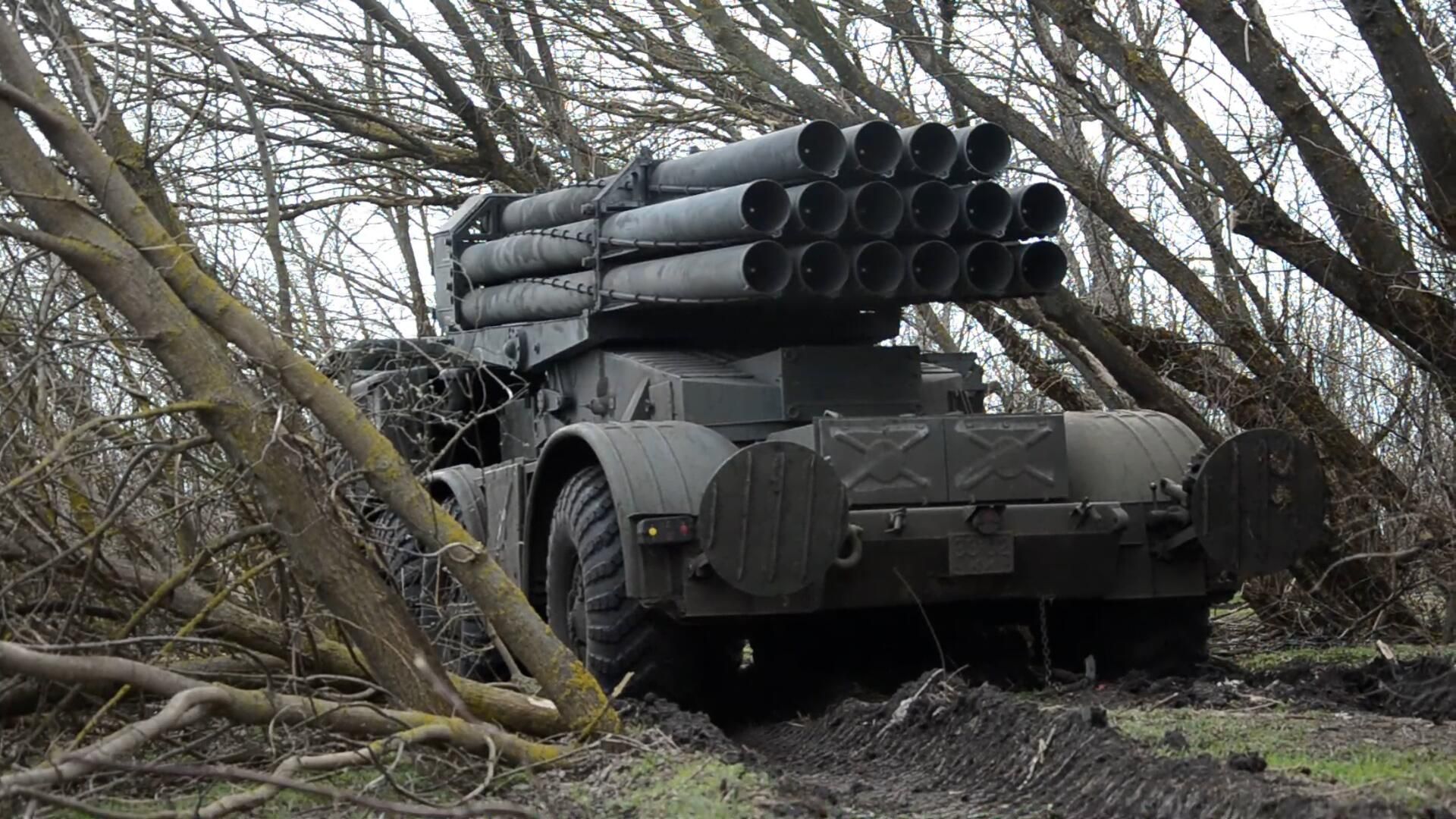 Замаскированные позиции РСЗО Ураган на боевом дежурстве в Запорожской области Замаскированные позиции РСЗО Ураган на боевом дежурстве в Запорожской области - РИА Новости, 1920, 27.03.2023
