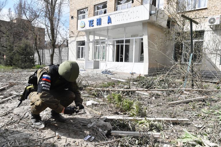 Обломки здания, пострадавшего в результате артиллерийского обстрела со стороны ВСУ Обломки здания, пострадавшего в результате артиллерийского обстрела со стороны ВСУ