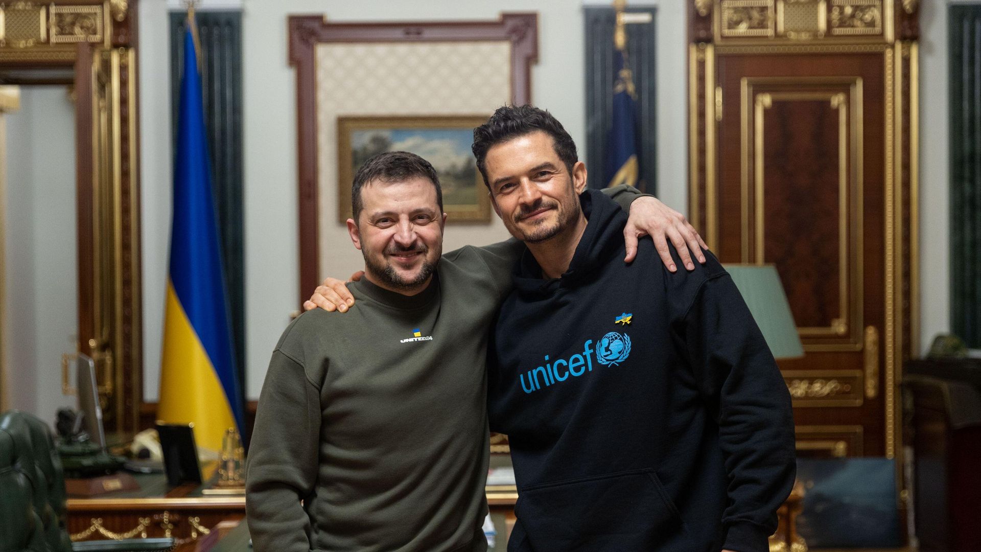 Президент Украины Владимир Зеленский и актер Орландо Блум во время встречи Президент Украины Владимир Зеленский и актер Орландо Блум во время встречи - РИА Новости, 1920, 27.03.2023
