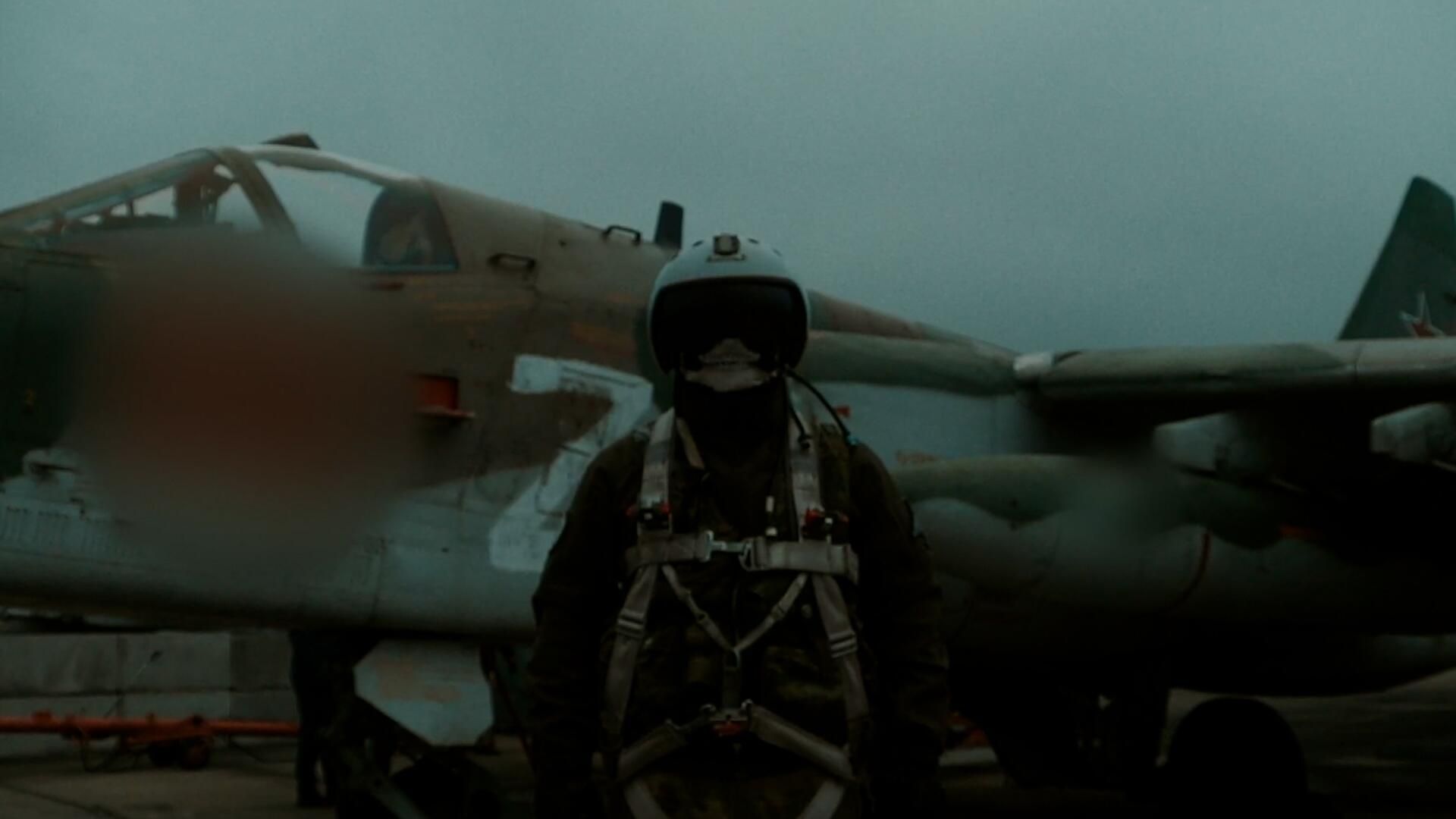 Ракеты ложатся ровно в цель: летчики об особенностях работы на Су-25 Ракеты ложатся ровно в цель: летчики об особенностях работы на Су-25 - РИА Новости, 1920, 28.03.2023