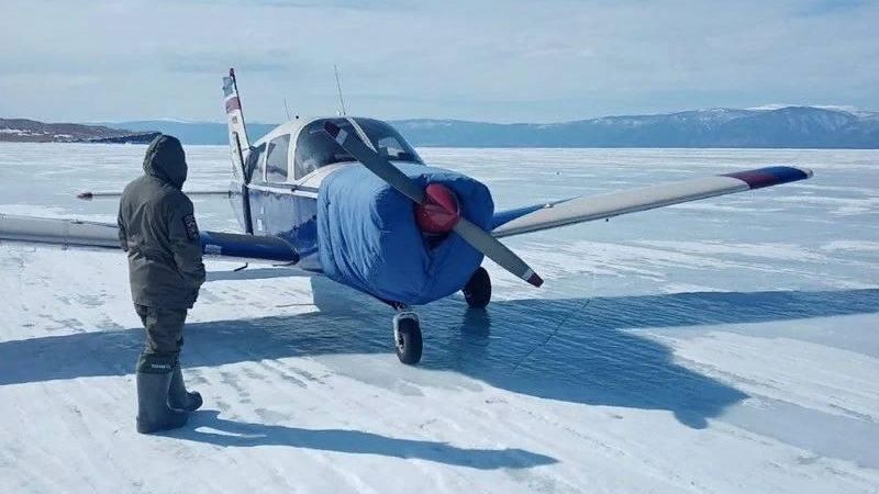 Самолет, незаконно приземлившийся на лед Байкала Самолет, незаконно приземлившийся на лед Байкала - РИА Новости, 1920, 28.03.2023
