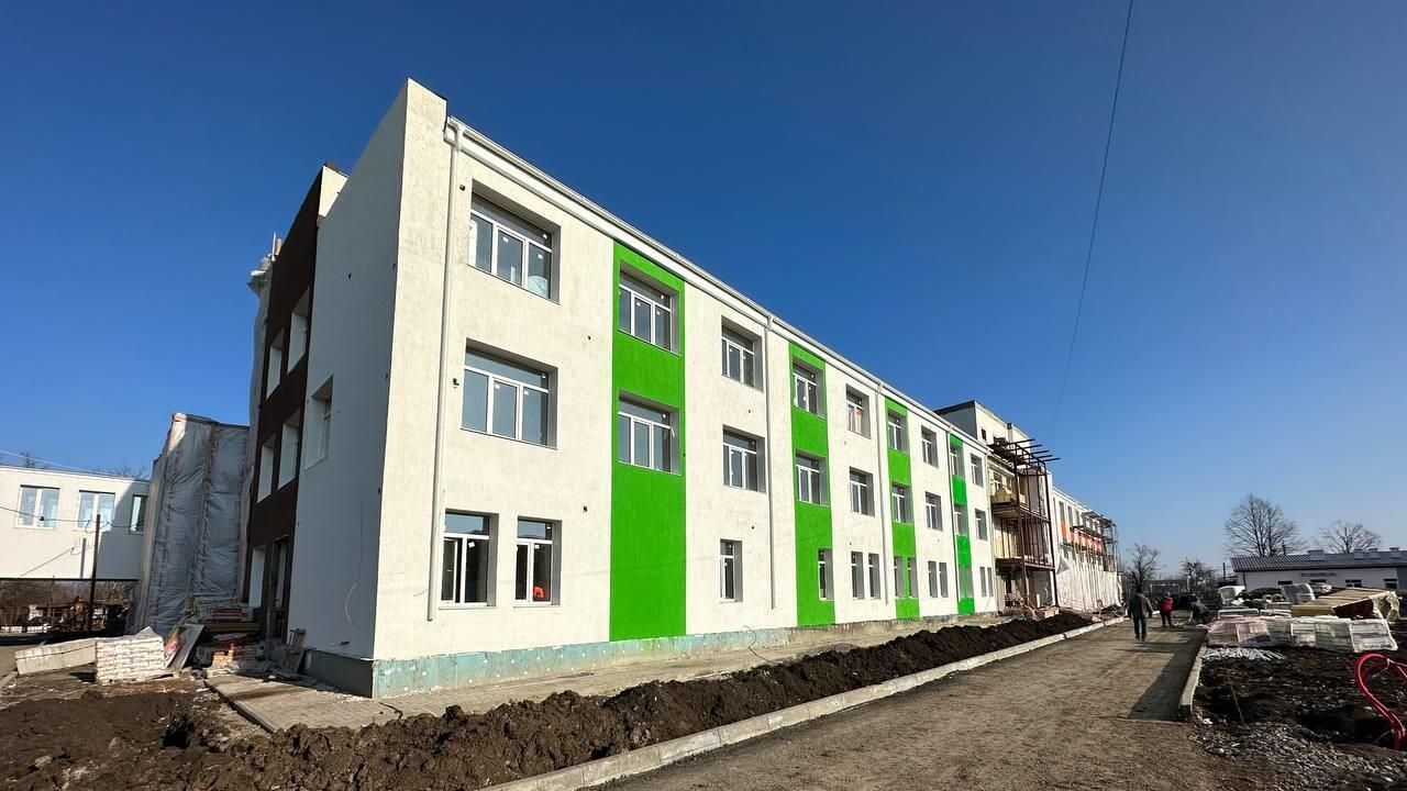 Работы по восстановлению городской больницы Волновахского района в ДНР Работы по восстановлению городской больницы Волновахского района в ДНР - РИА Новости, 1920, 28.03.2023