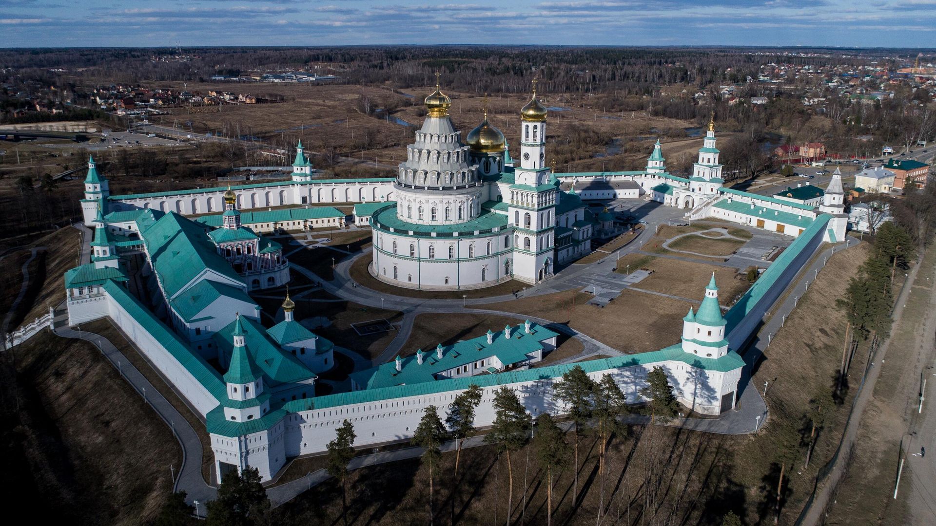 Воскресенский Ново-Иерусалимский ставропигиальный мужской монастырь Русской православной церкви в городе Истра Московской области Воскресенский Ново-Иерусалимский ставропигиальный мужской монастырь Русской православной церкви в городе Истра Московской области - РИА Новости, 1920, 28.03.2023