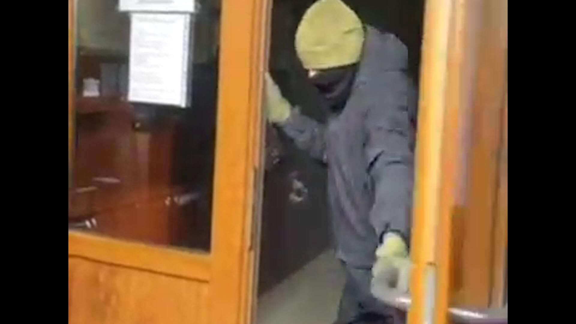 Захват раскольниками последнего храма УПЦ в Ивано-Франковской области Захват раскольниками последнего храма УПЦ в Ивано-Франковской области - РИА Новости, 1920, 28.03.2023