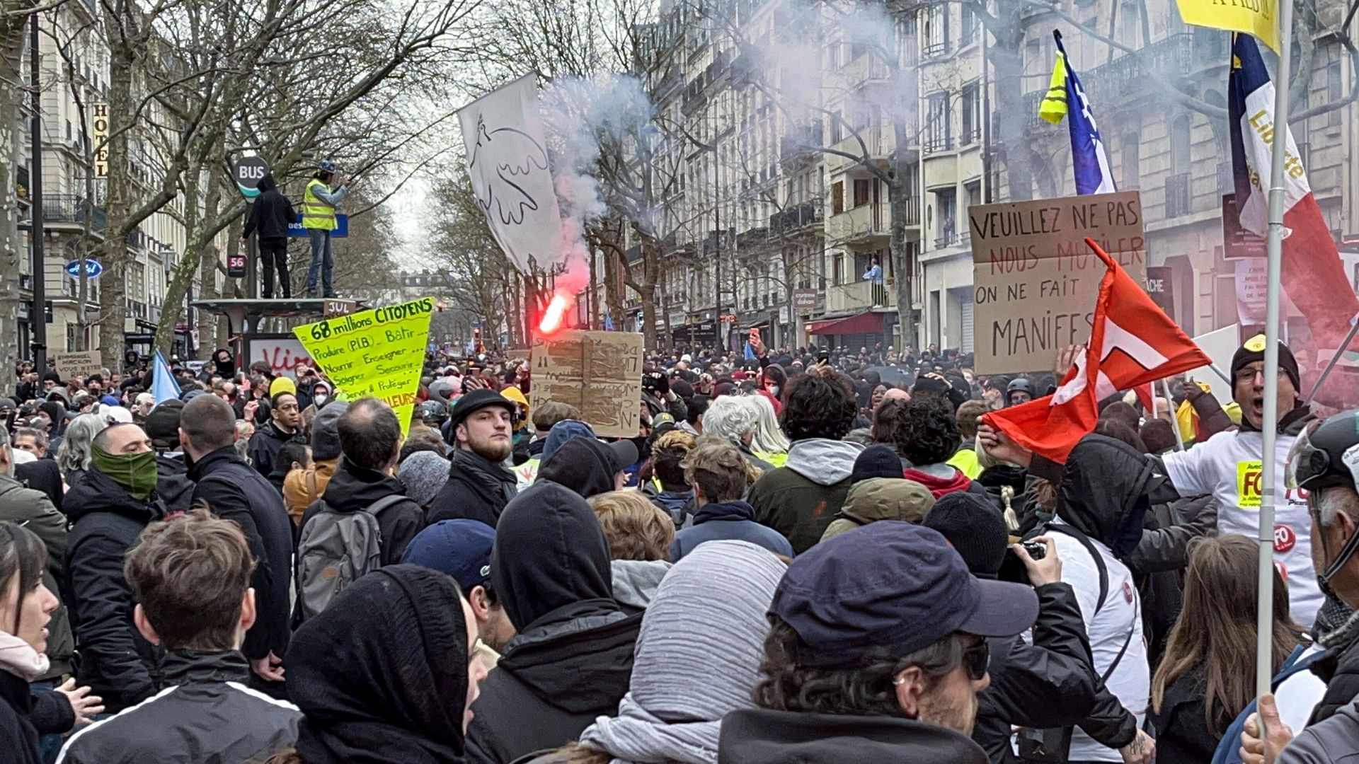 Участники акции протеста против пенсионной реформы Участники акции протеста против пенсионной реформы - РИА Новости, 1920, 07.04.2023