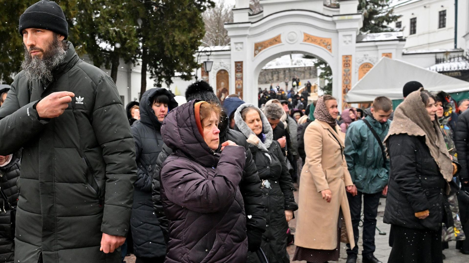 Верующие в Киево-Печерской лавре в Киеве. 29 марта 2023 Верующие в Киево-Печерской лавре в Киеве. 29 марта 2023 - РИА Новости, 1920, 29.03.2023