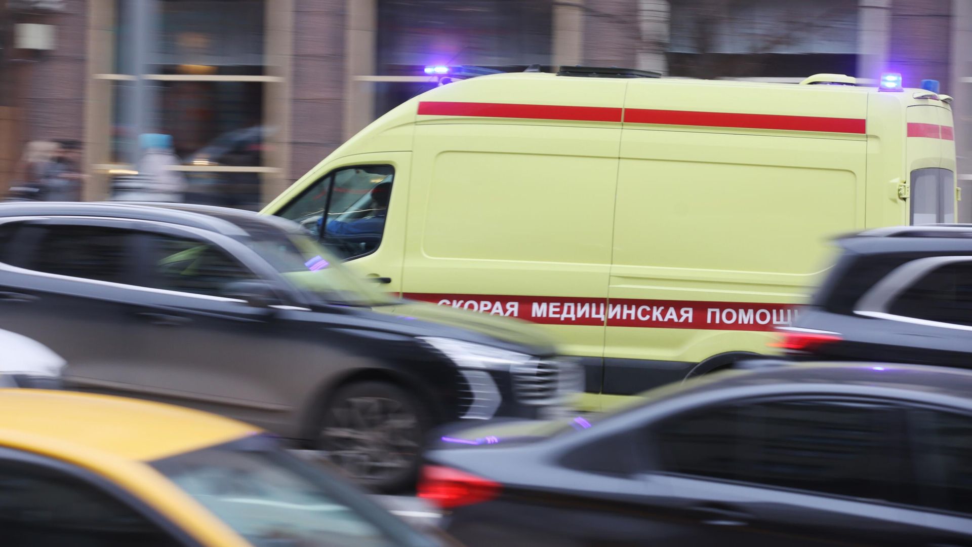 Автомобиль реанимации на улице в Москве Автомобиль реанимации на улице в Москве - РИА Новости, 1920, 20.05.2023