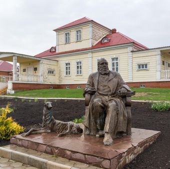 Памятник Сергею Аксакову в селе Надеждино, Башкортостан Памятник Сергею Аксакову в селе Надеждино, Башкортостан