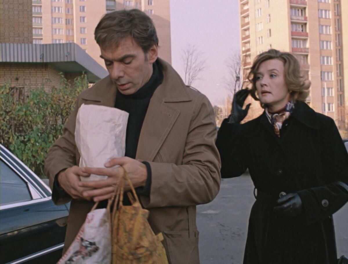 Кадр из фильма Москва слезам не верит, режиссер Владимир Меньшов, 1979 год Кадр из фильма Москва слезам не верит, режиссер Владимир Меньшов, 1979 год - РИА Новости, 1920, 06.02.2025
