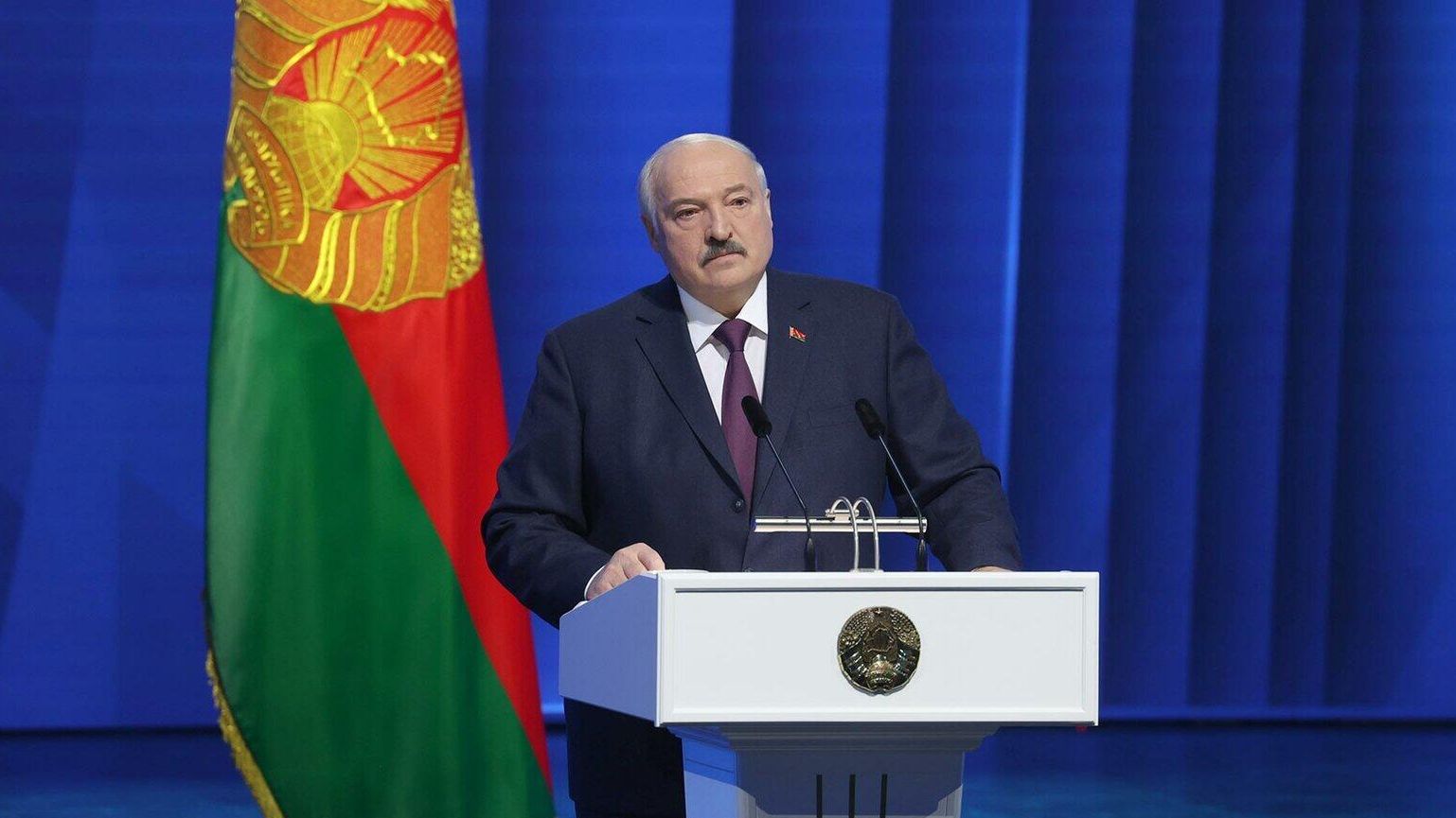Президент Беларуси Александр Лукашенко во время послания белорусскому народу и Национальному собранию Президент Беларуси Александр Лукашенко во время послания белорусскому народу и Национальному собранию - РИА Новости, 1920, 31.03.2023