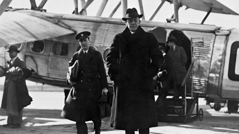 Композитор Сергей Рахманинов. 1934 год Композитор Сергей Рахманинов. 1934 год