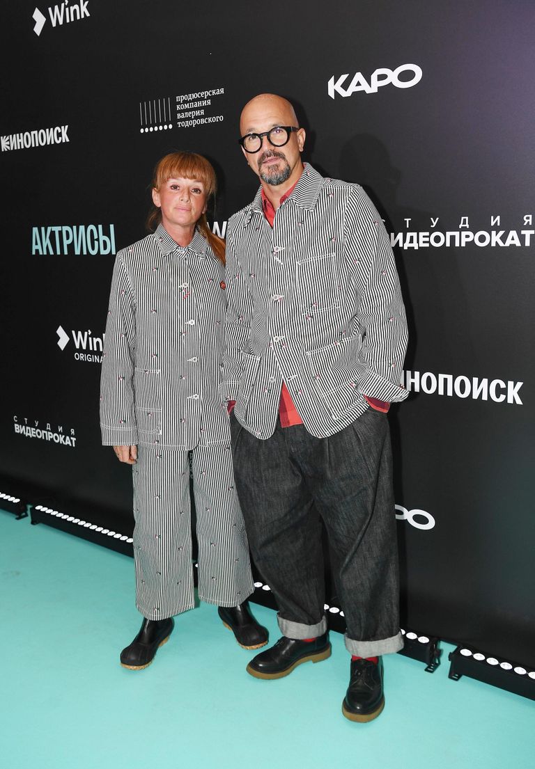 Хореограф, актер Егор Дружинин с супругой на премьере сериала Актрисы режиссера Федора Бондарчука в кинотеатре КАРО 11 Октябрь в Москве Хореограф, актер Егор Дружинин с супругой на премьере сериала Актрисы режиссера Федора Бондарчука в кинотеатре КАРО 11 Октябрь в Москве