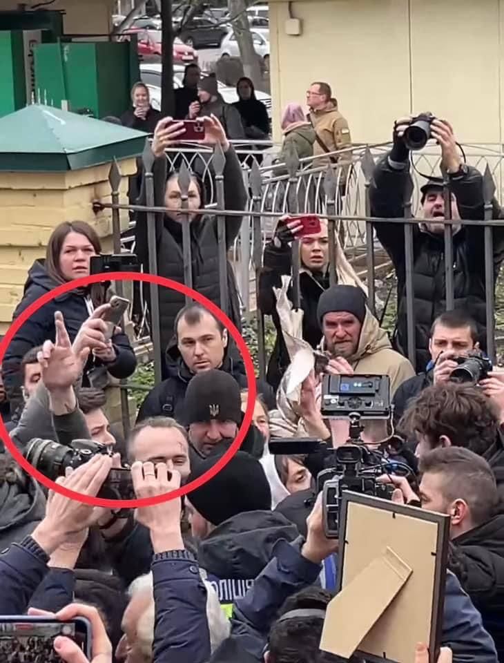 Сторонники изгнания монахов УПЦ из Киево-Печерской лавры Сторонники изгнания монахов УПЦ из Киево-Печерской лавры - РИА Новости, 1920, 31.03.2023