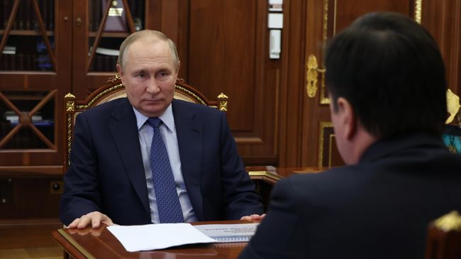 Президент РФ В. Путин встретился с губернатором Московской области А. Воробьевым